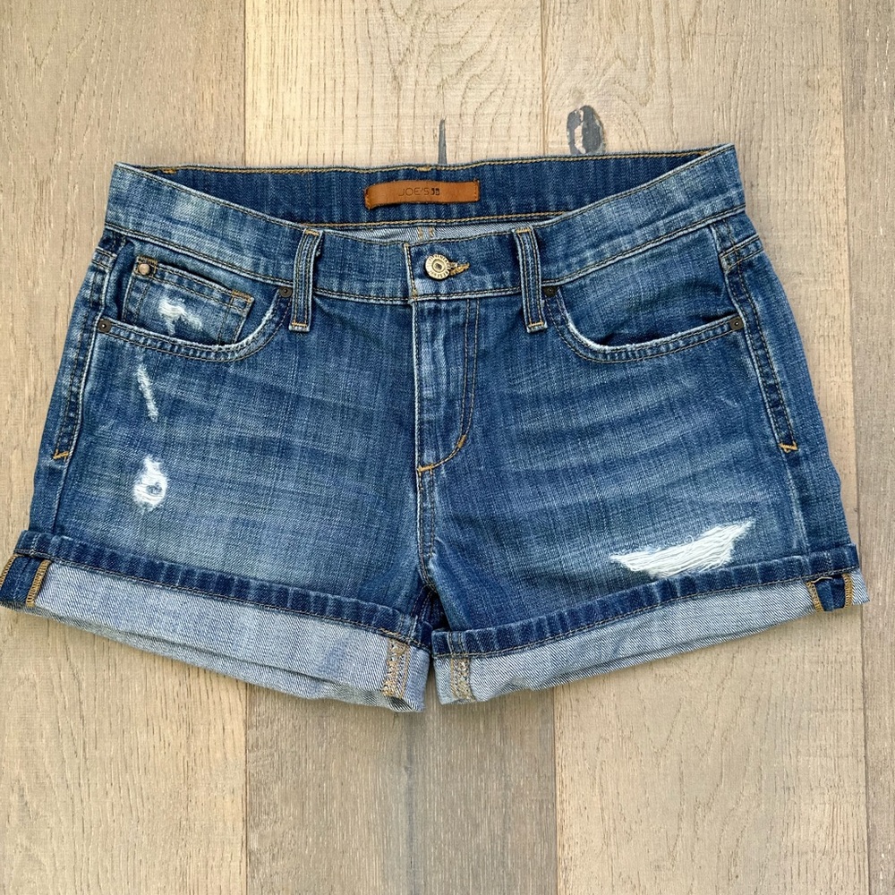 Joe’s Jeans distressed short size 27